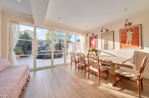 Kitchen diner angle 3- click for photo gallery